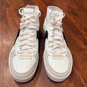 Skechers White and Black Court & Classics Women’s Size 10